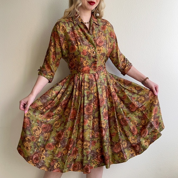 Vintage 1950s Rich Autumnal Pattern Silk Dress (M/L) - Picture 1 of 12